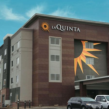 Готель La Quinta By Wyndham Wichita Airport Екстер'єр фото