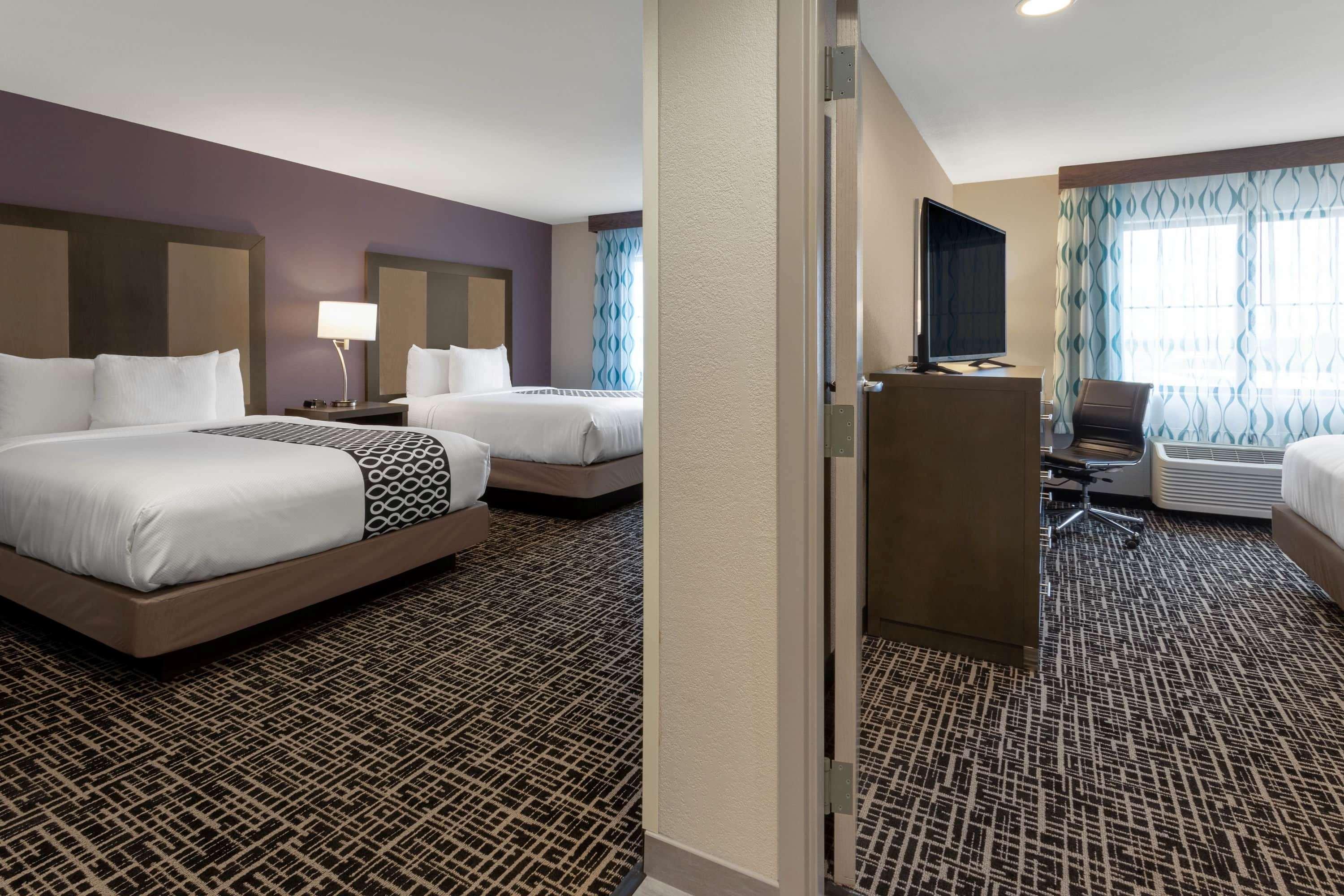 Готель La Quinta By Wyndham Wichita Airport Екстер'єр фото