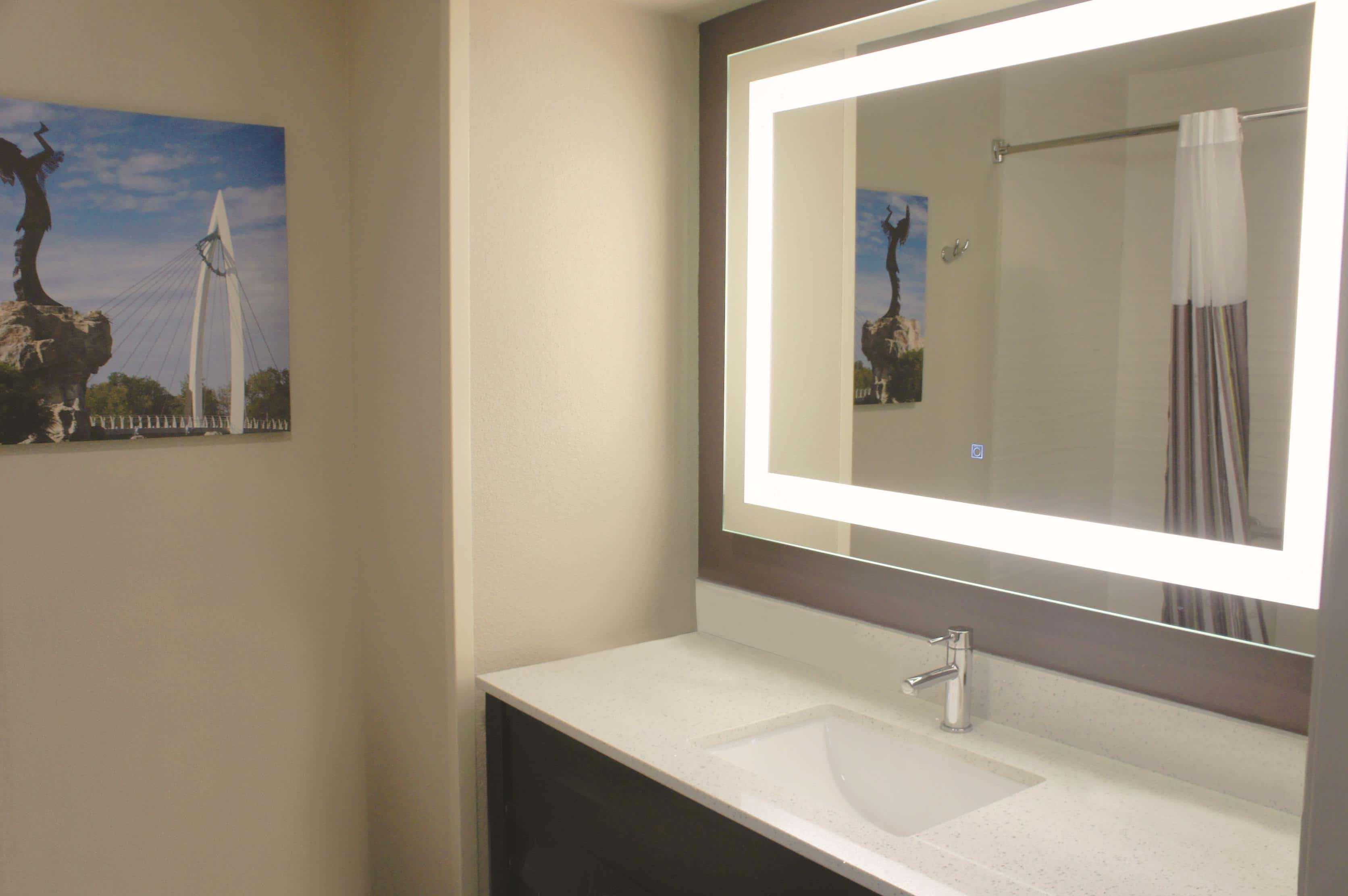 Готель La Quinta By Wyndham Wichita Airport Екстер'єр фото
