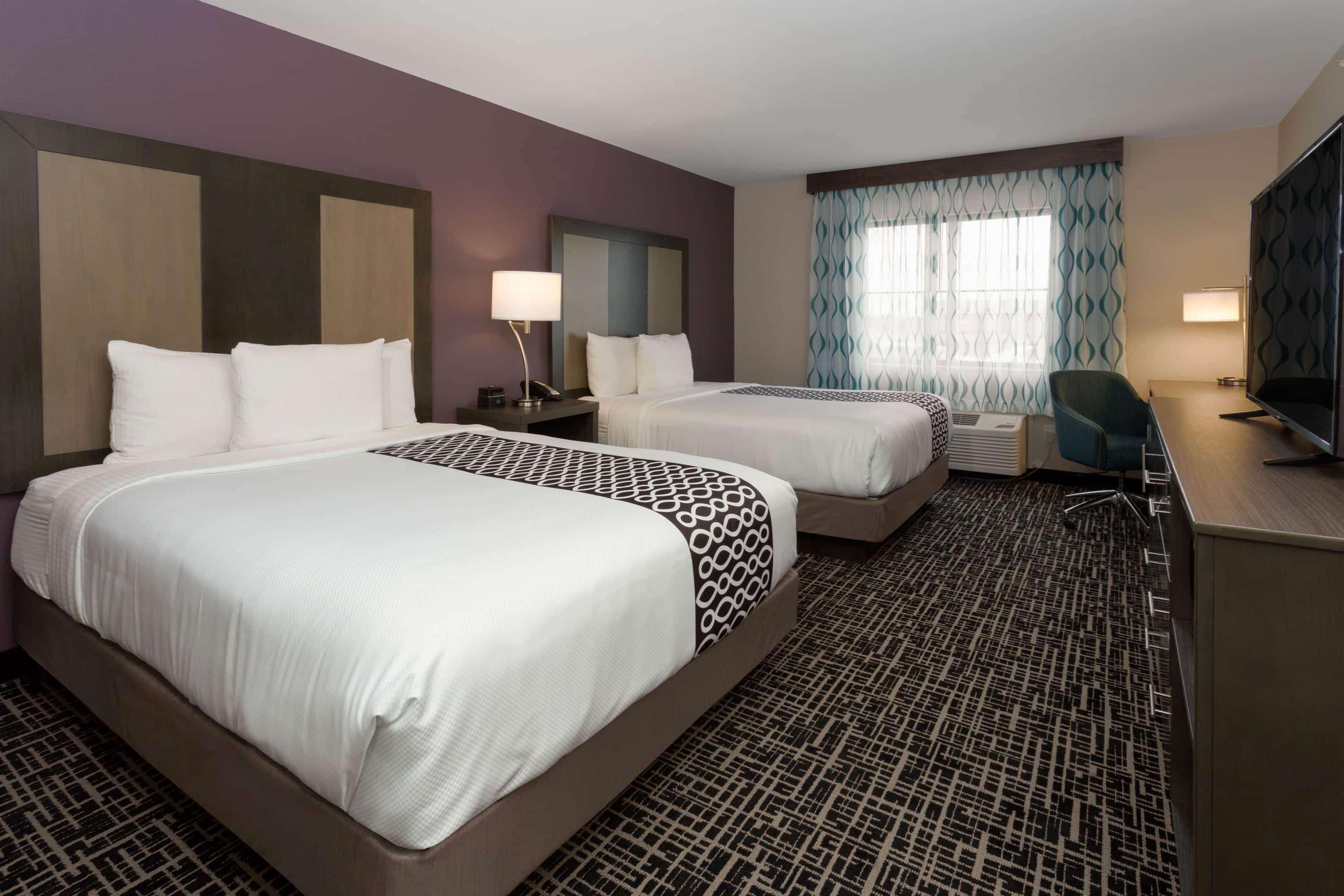 Готель La Quinta By Wyndham Wichita Airport Екстер'єр фото