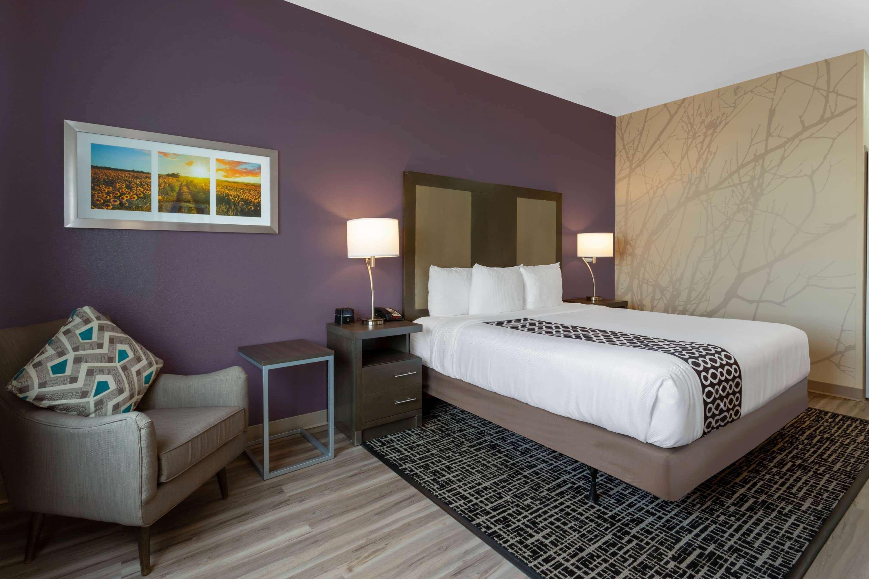 Готель La Quinta By Wyndham Wichita Airport Екстер'єр фото