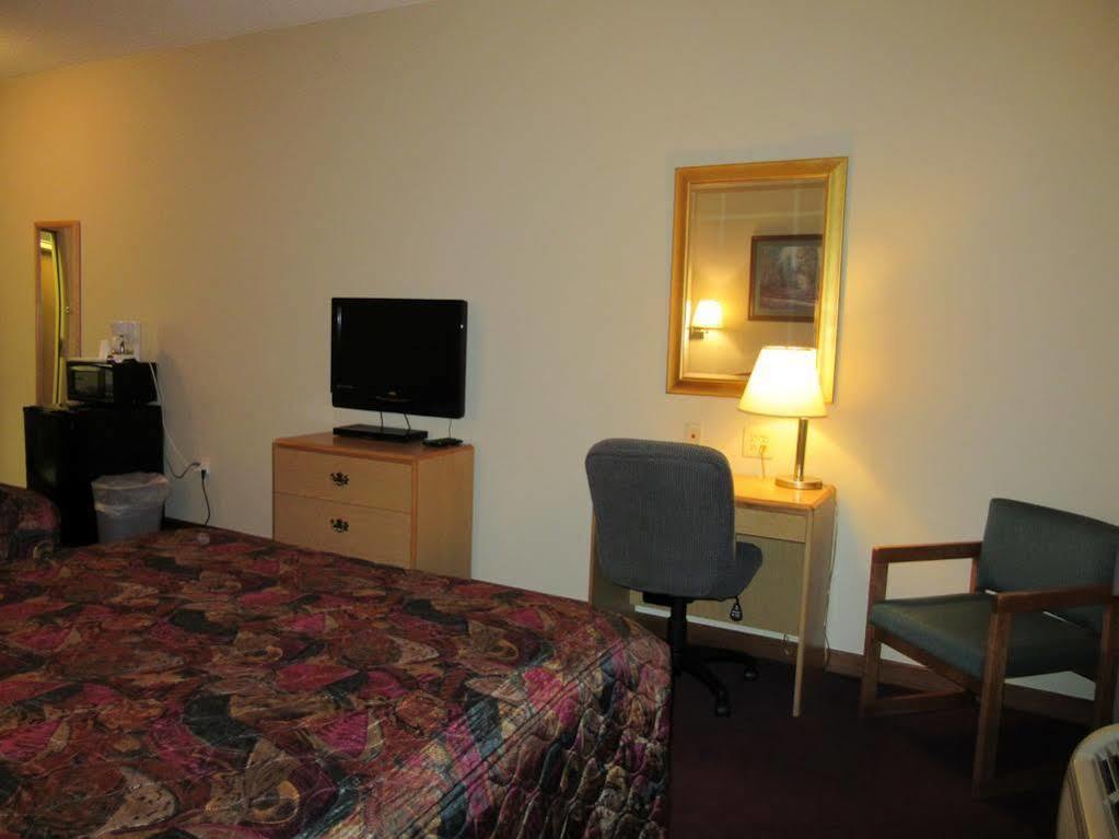 Готель La Quinta By Wyndham Wichita Airport Екстер'єр фото