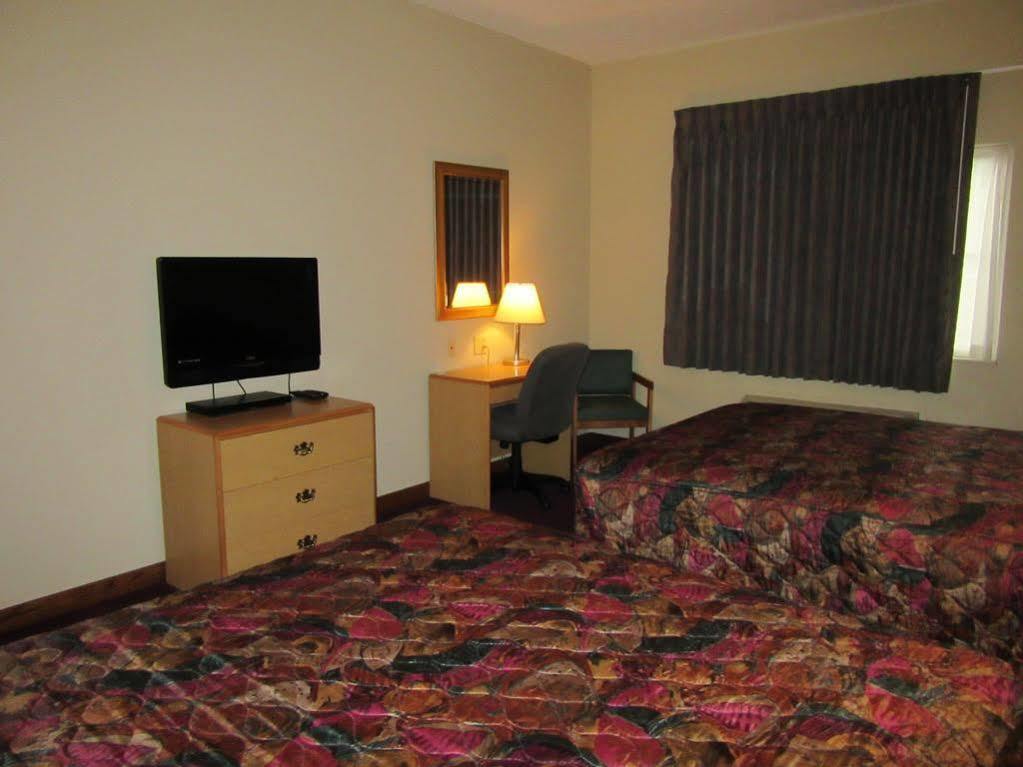 Готель La Quinta By Wyndham Wichita Airport Екстер'єр фото