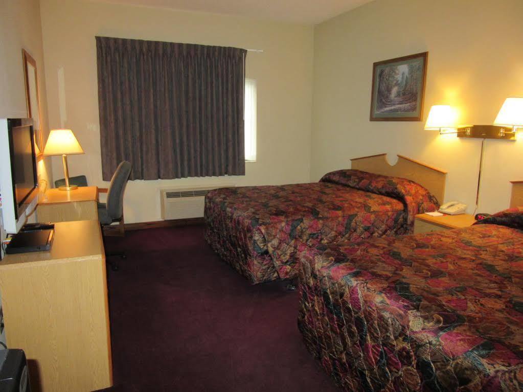 Готель La Quinta By Wyndham Wichita Airport Екстер'єр фото
